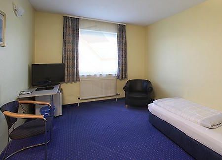 Albatros Airport Hotel Moerfelden-Walldorf Ruang foto