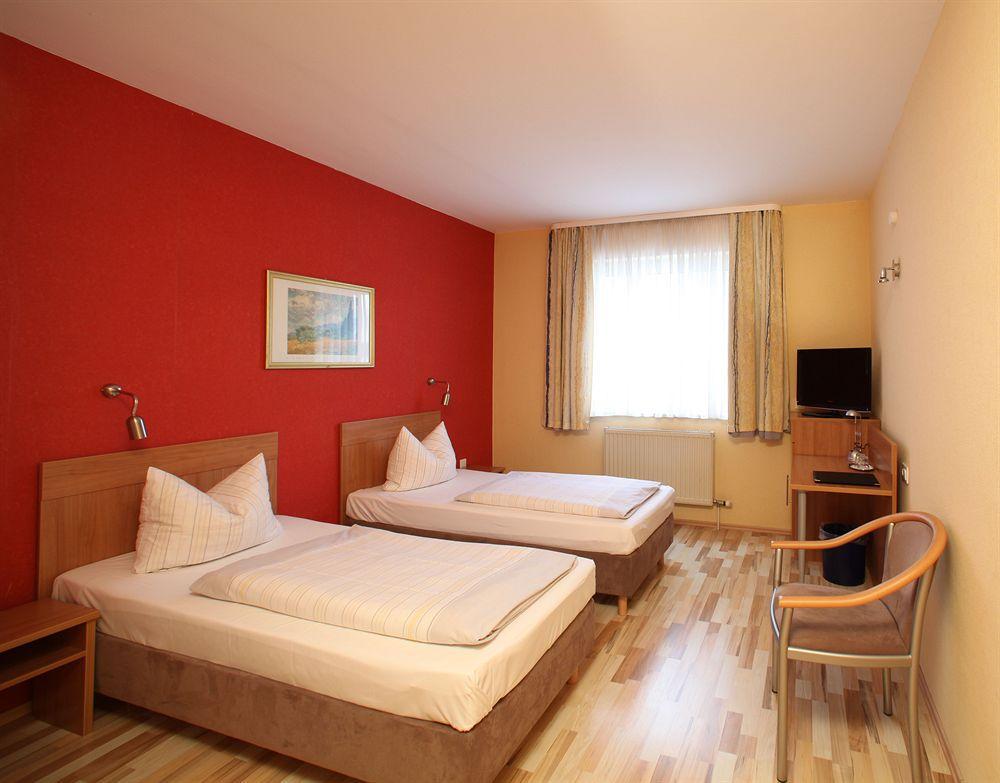 Albatros Airport Hotel Moerfelden-Walldorf Bagian luar foto